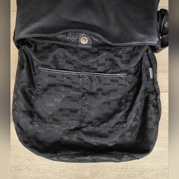 MICHAEL KORS Black Leather Hobo Vintage Shoulder Bag, Turn Lock Pockets - Picture 9 of 12